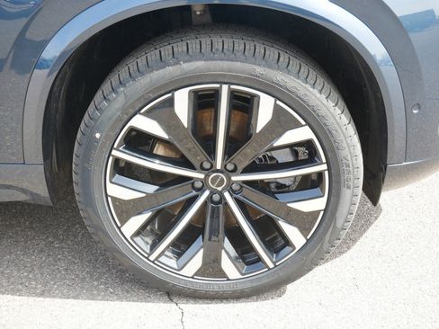 New 2026 Volvo XC90 T8 Ultra w/ Protection Package Premier AWD/4WD image 4