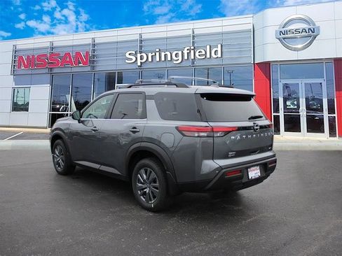 New 2025 Nissan Pathfinder SV image 4