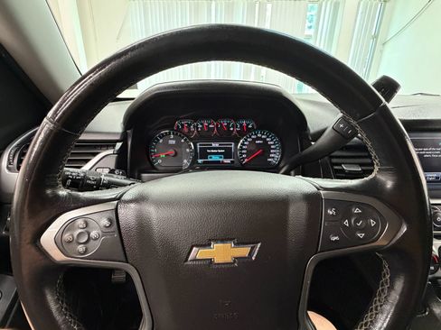 Used 2020 Chevrolet Suburban LT AWD/4WD image 27