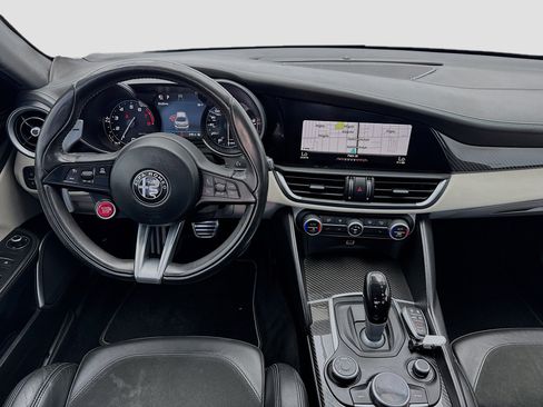 Used 2017 Alfa Romeo Giulia Quadrifoglio RWD image 14