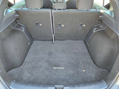 Used 2020 Nissan Kicks S FWD image 12
