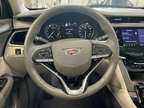Used 2025 Cadillac XT6 Premium Luxury w/ LPO, Floor Liner Package AWD/4WD image 20
