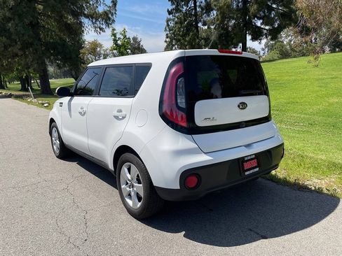 Used 2018 Kia Soul w/ Convenience Package FWD image 9