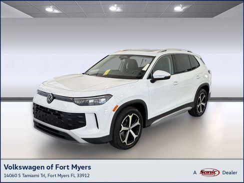 New 2026 Volkswagen Tiguan SE FWD image 1