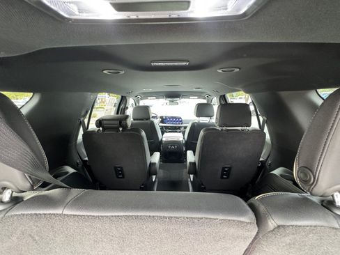 Used 2025 Chevrolet Tahoe Premier AWD/4WD image 20