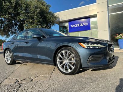 Used 2019 Volvo S60 T5 Momentum w/ Multimedia Package
