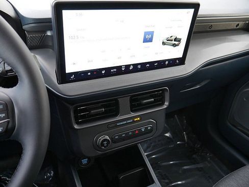 Used 2025 Ford Maverick XLT w/ XLT Luxury Package image 34