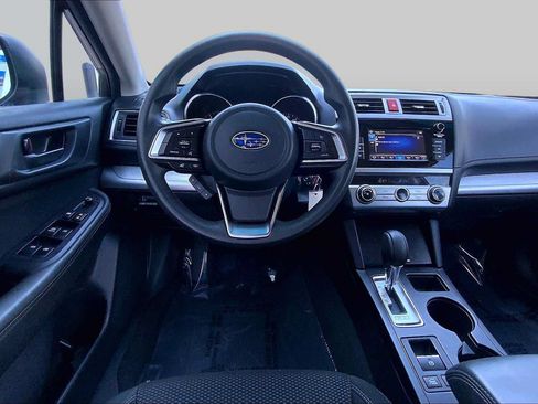 Used 2018 Subaru Outback 2.5i AWD/4WD image 6