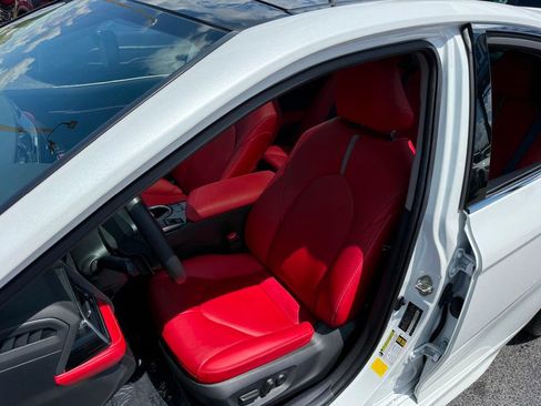 Used 2020 Toyota Camry XSE FWD image 10