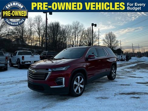 Used 2023 Chevrolet Traverse LT w/ LT Premium Package image 1