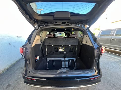 Used 2022 Toyota Sienna Platinum AWD/4WD image 10
