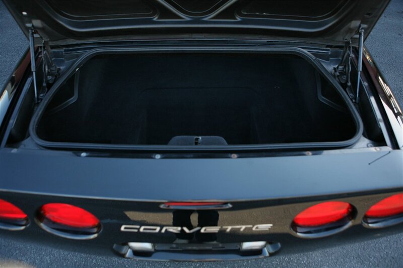 Used 2003 Chevrolet Corvette Z06 RWD image 28