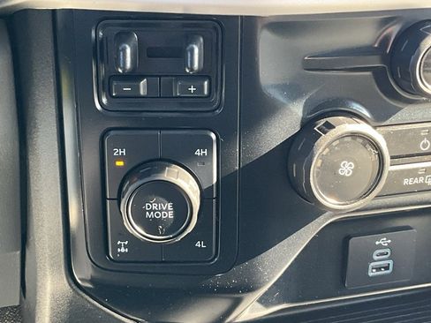 Used 2023 Ford F250 XLT w/ FX4 Off-Road Package image 9