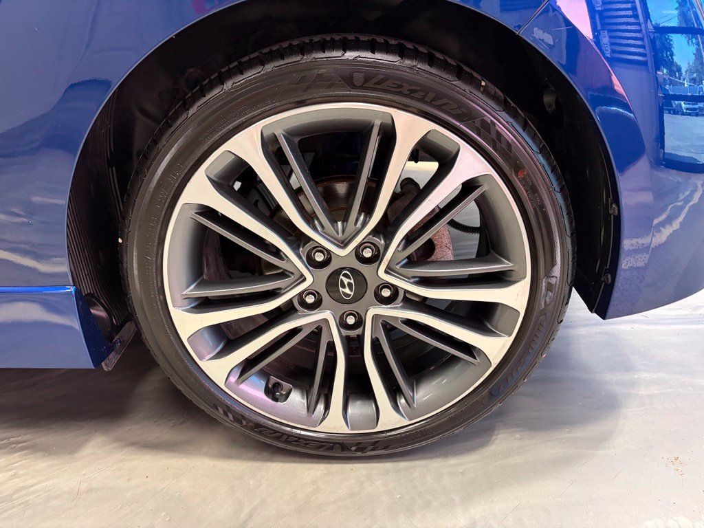 Used 2016 Hyundai Veloster Turbo FWD image 24