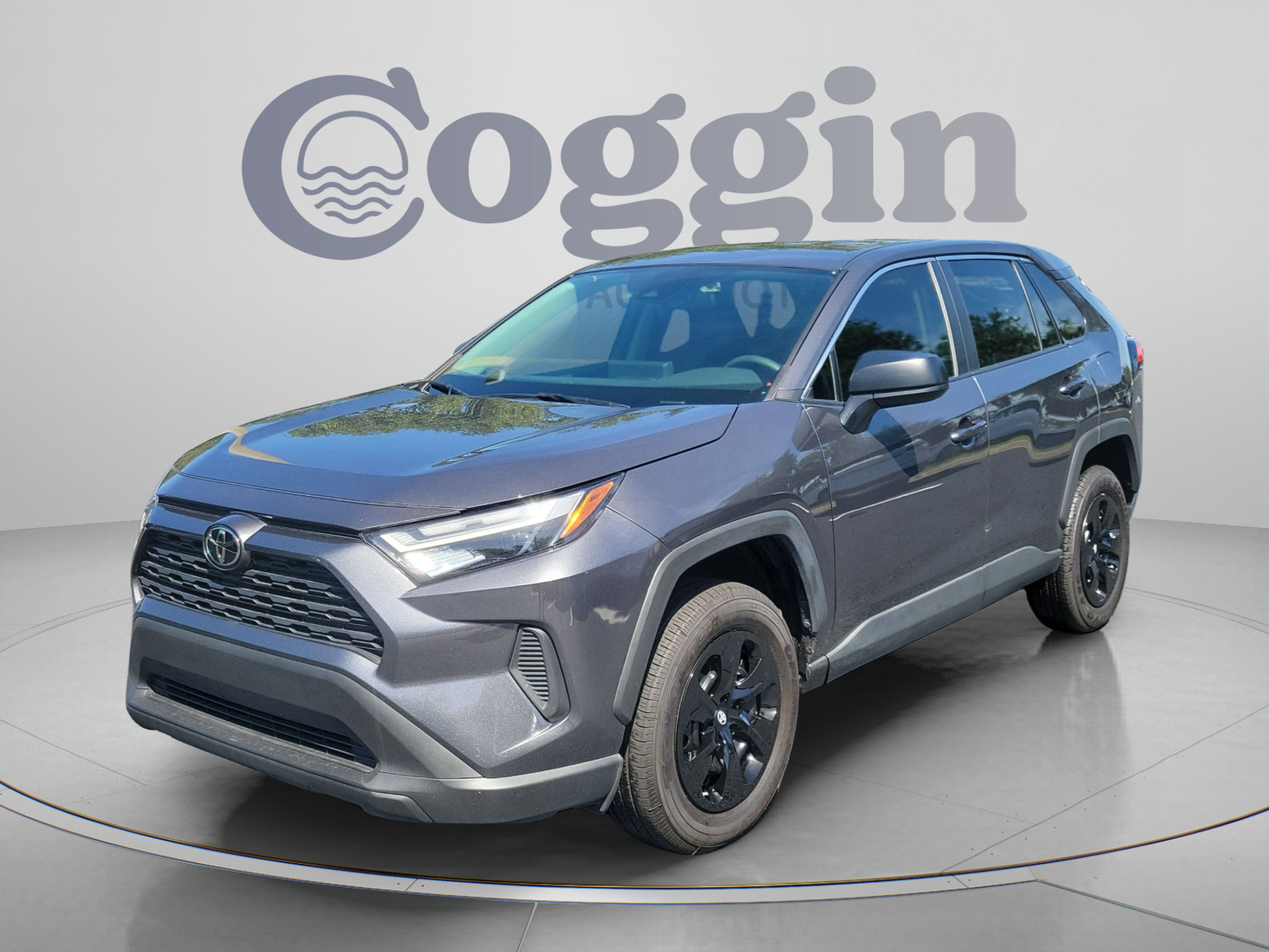 Used 2025 Toyota RAV4 LE FWD image 1