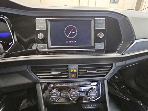 Used 2024 Volkswagen Jetta SE image 19