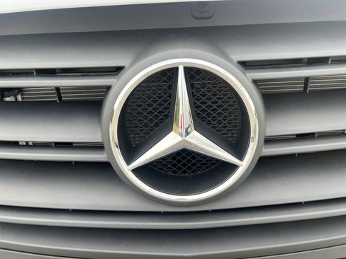 Used 2025 Mercedes-Benz Sprinter 2500 image 9