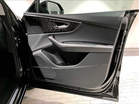 Used 2022 Audi Q8 Premium Plus w/ Premium Plus Package image 27