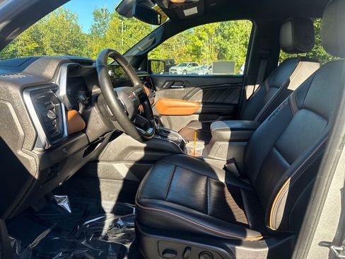 Used 2023 GMC Canyon AT4 w/ AT4 Premium Package image 40