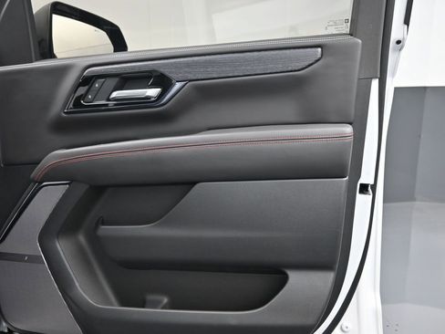 Used 2025 GMC Yukon AT4 Ultimate AWD/4WD image 24