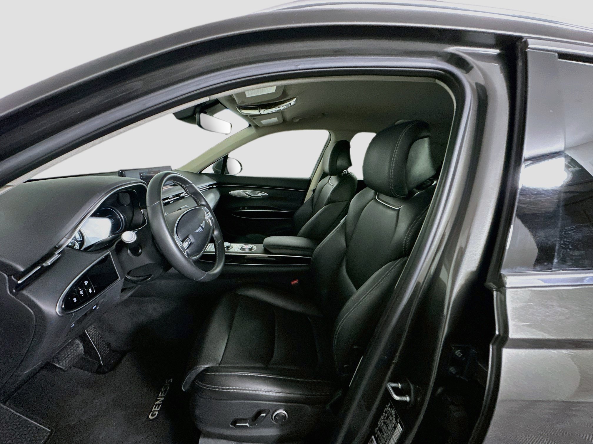 Used 2025 Genesis GV70 2.5T AWD/4WD image 13