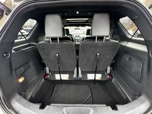 Certified 2018 Ford Explorer XLT w/ Equipment Group 202A image 43