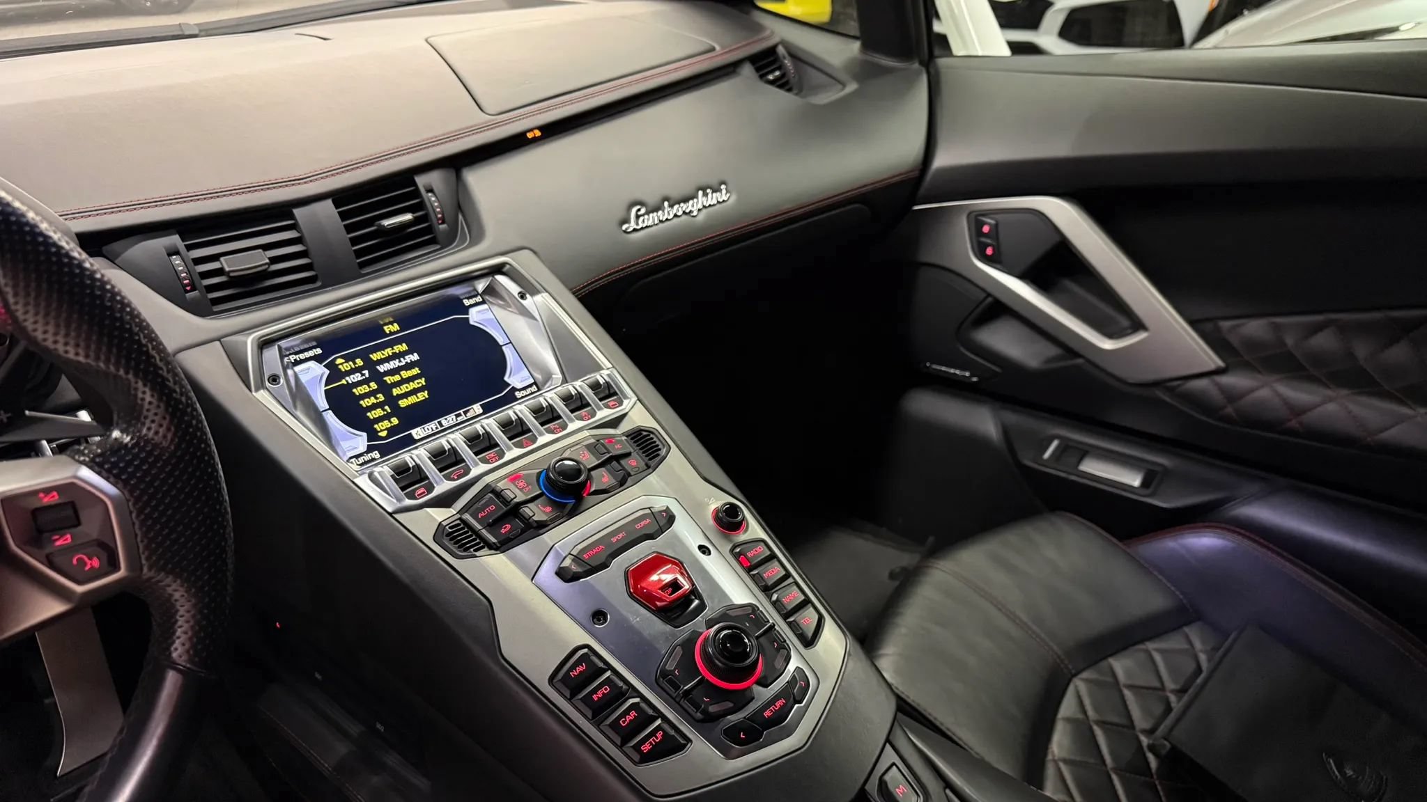 Used 2015 Lamborghini Aventador LP 700-4 AWD/4WD image 13
