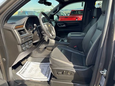 Used 2021 Chevrolet Suburban Premier w/ Premium Package AWD/4WD image 6