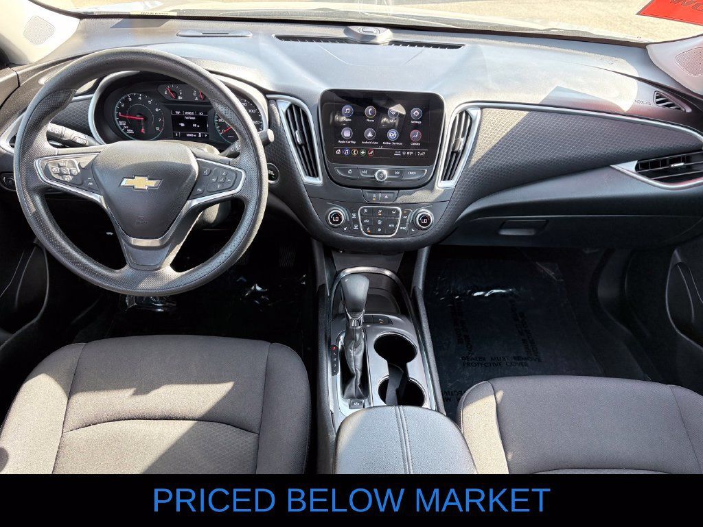 Used 2025 Chevrolet Malibu LT FWD image 8