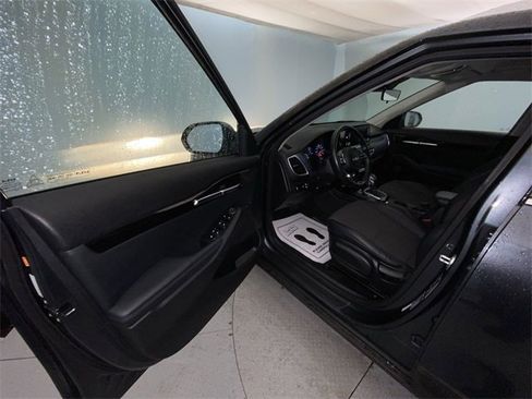 Used 2023 Kia Seltos S image 11