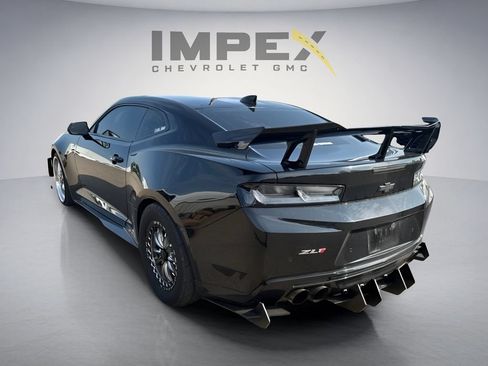 Used 2018 Chevrolet Camaro ZL1 RWD image 2