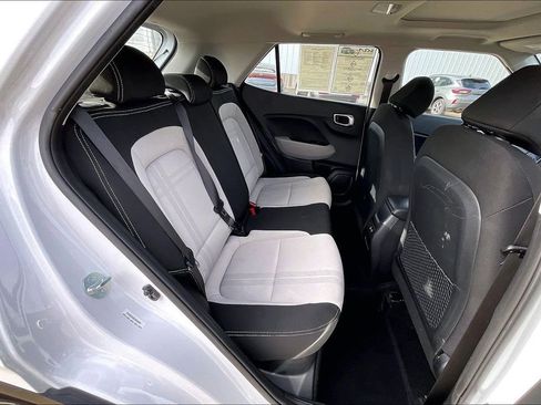 Used 2025 Hyundai Venue SEL FWD image 26