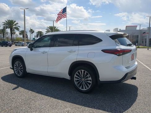Certified 2025 Toyota Highlander Limited image 6