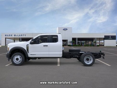 New 2026 Ford F450 4x4 SuperCab Super Duty image 3