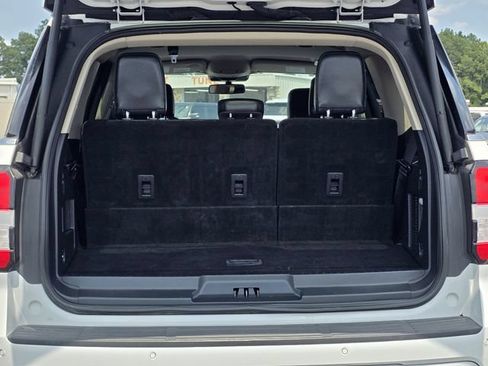 Used 2024 Ford Expedition XLT AWD/4WD image 32