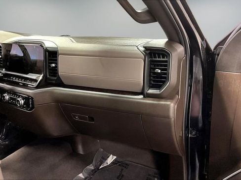 Used 2022 GMC Sierra 1500 SLT image 26