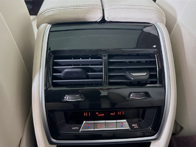 Used 2026 BMW X7 xDrive40i AWD/4WD image 26