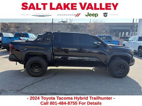 Used 2024 Toyota Tacoma Trailhunter image 6