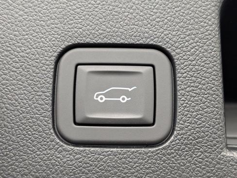Used 2026 Chevrolet Equinox RS FWD image 16
