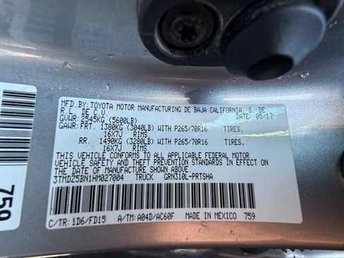 Used 2017 Toyota Tacoma TRD Off-Road image 37