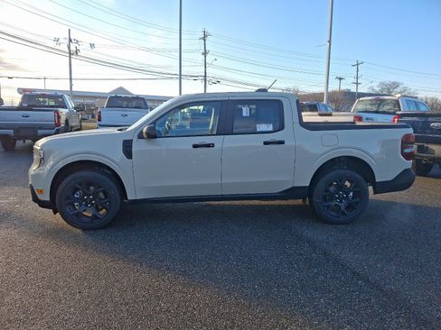 New 2025 Ford Maverick XLT w/ XLT Luxury Package image 4