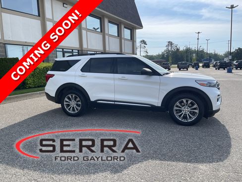 Used 2020 Ford Explorer XLT w/ Equipment Group 202A AWD/4WD image 1