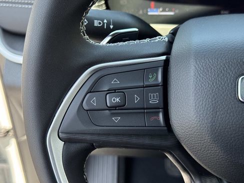 New 2026 Jeep Grand Cherokee Laredo image 8