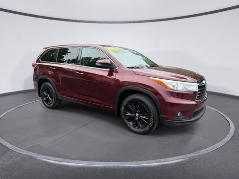 Used 2015 Toyota Highlander Plus AWD/4WD image 6
