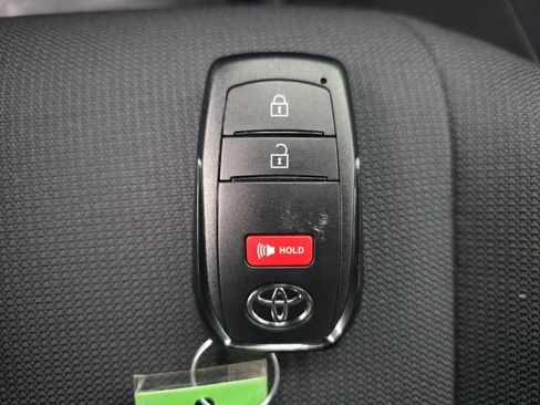 Used 2022 Toyota Corolla Cross LE w/ Moonroof Package image 47