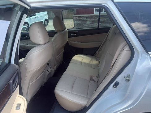 Used 2019 Subaru Outback 2.5i Limited w/ Popular Package #2 AWD/4WD image 9