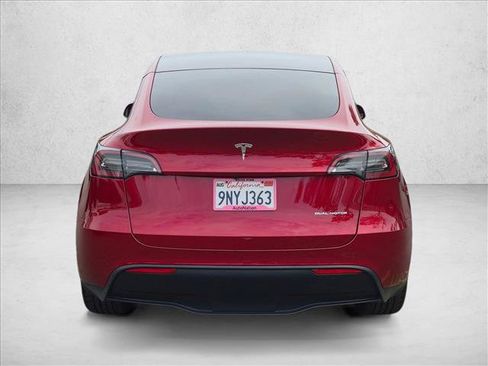 Used 2024 Tesla Model Y Long Range AWD/4WD image 7