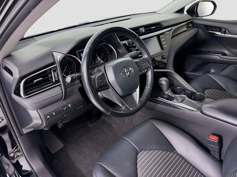 Used 2019 Toyota Camry SE image 9