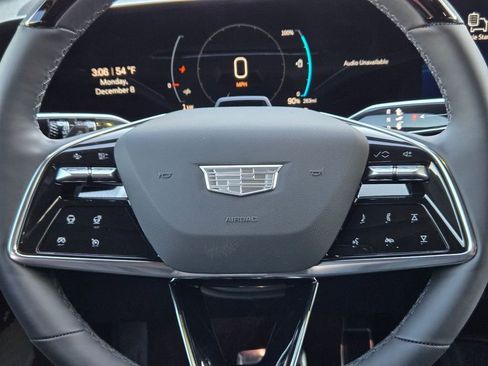 New 2026 Cadillac Optiq Luxury 1 image 16