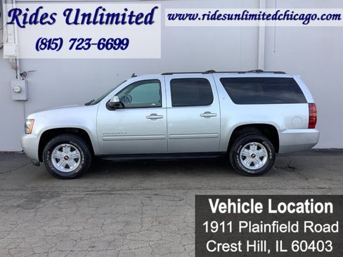 Used 2013 Chevrolet Suburban LT w/ Luxury Package AWD/4WD image 3